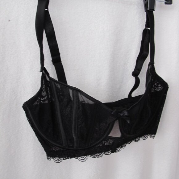 Like New - Frederick's of Hollywood Drew Bra - 32D - Picture 5 of 14